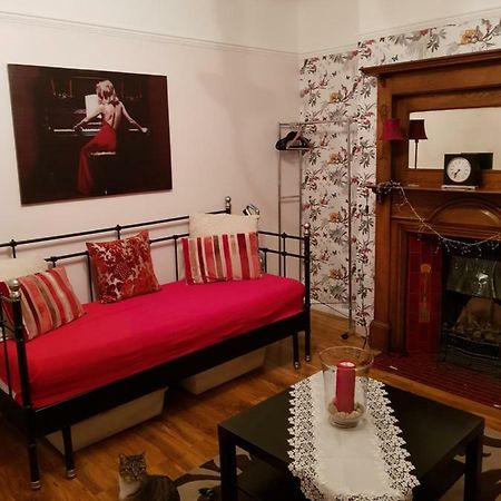 Beautiful Room In Victorian Family Home Ilford Buitenkant foto