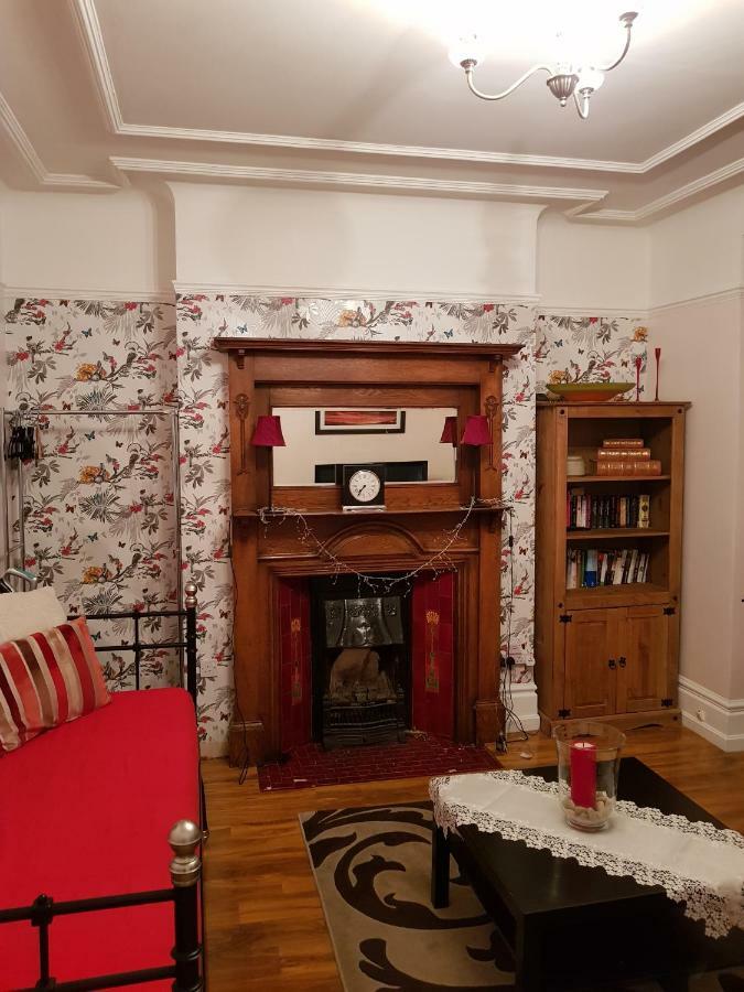 Beautiful Room In Victorian Family Home Ilford Buitenkant foto